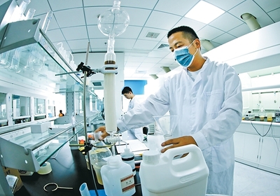 創(chuàng)新引領(lǐng)，服務(wù)賦能 以技術(shù)為驅(qū)動(dòng)，做強(qiáng)醫(yī)藥產(chǎn)業(yè)規(guī)模